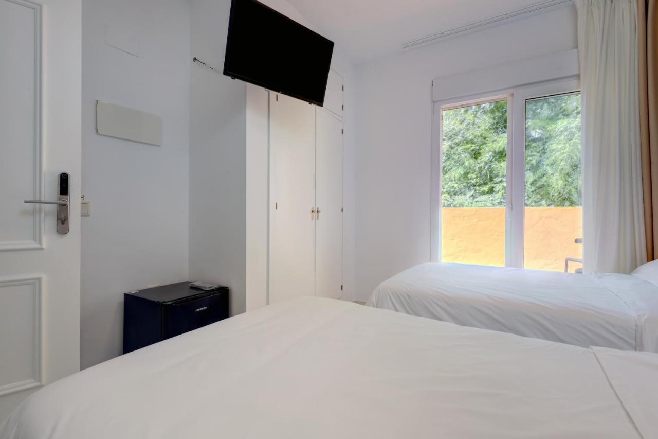 Hostal 37 Estepona Zewnętrze zdjęcie