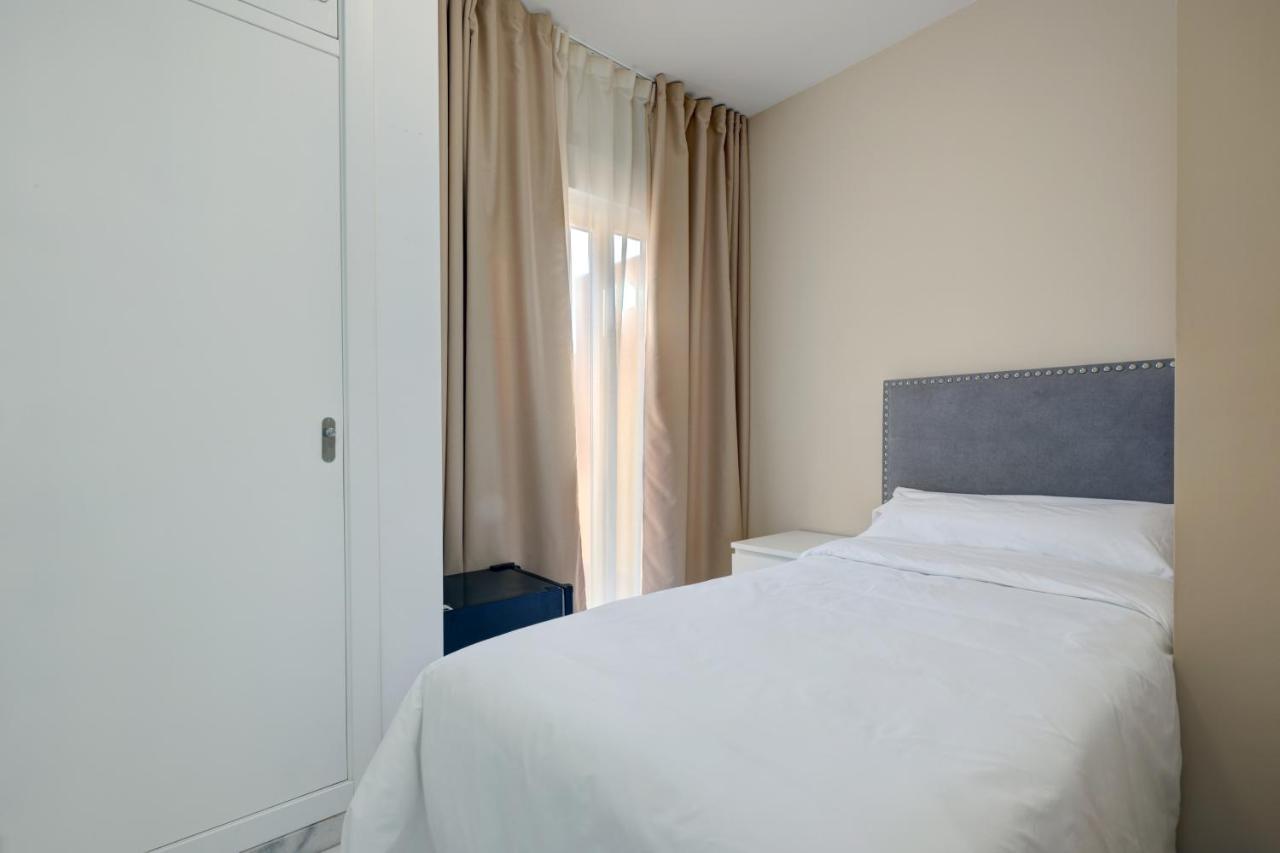 Hostal 37 Estepona Zewnętrze zdjęcie