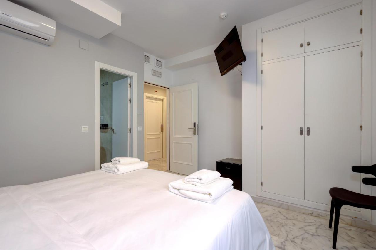 Hostal 37 Estepona Zewnętrze zdjęcie