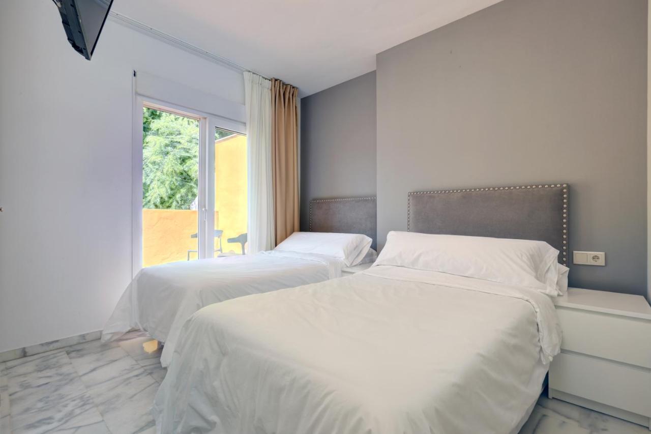 Hostal 37 Estepona Zewnętrze zdjęcie