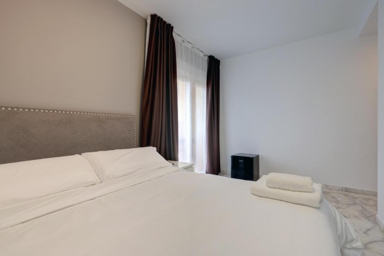 Hostal 37 Estepona Zewnętrze zdjęcie